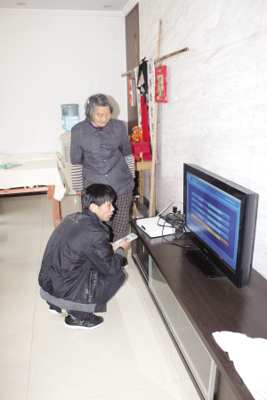 這些人他素不相識(shí)，但憑著一顆熱心，“小秀才555”要把志愿工作進(jìn)行到底——他幫18個(gè)陌生人找到親人 