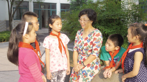 實(shí)驗(yàn)小學(xué)校長(zhǎng)錢瀾，以獨(dú)特的理念和滿腔的激情，筑起教師的精神高地，為每個(gè)學(xué)生提供適切的教育 用心辦學(xué)的“草根化”校長(zhǎng)