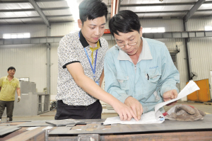 聞曉宇  工藝主管的腿“長(zhǎng)”在車間里