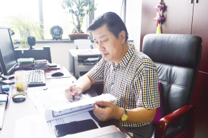 陳永明投身群文工作30余年 將休息時(shí)間“省”給工作