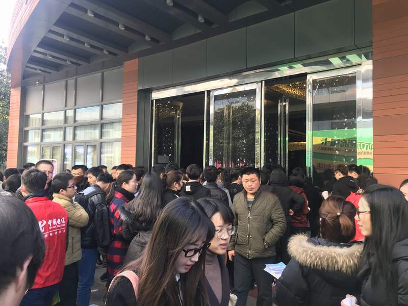 人才“擠擠”——太倉市2018春季招聘會線下招聘會圓滿落幕